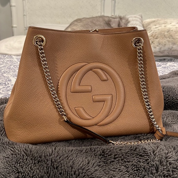 Gucci Handbags - Authentic Gucci Soho leather tote
